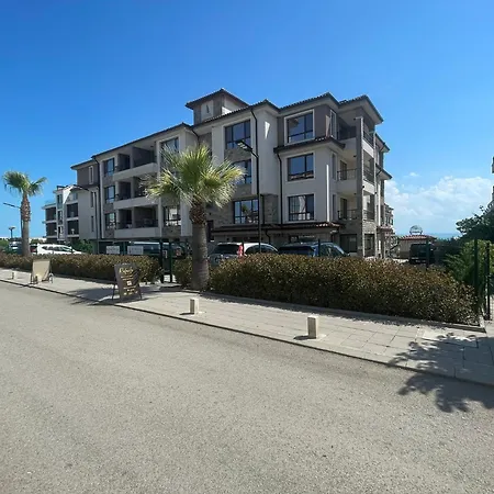 Velaria Premium Sea View 公寓 *